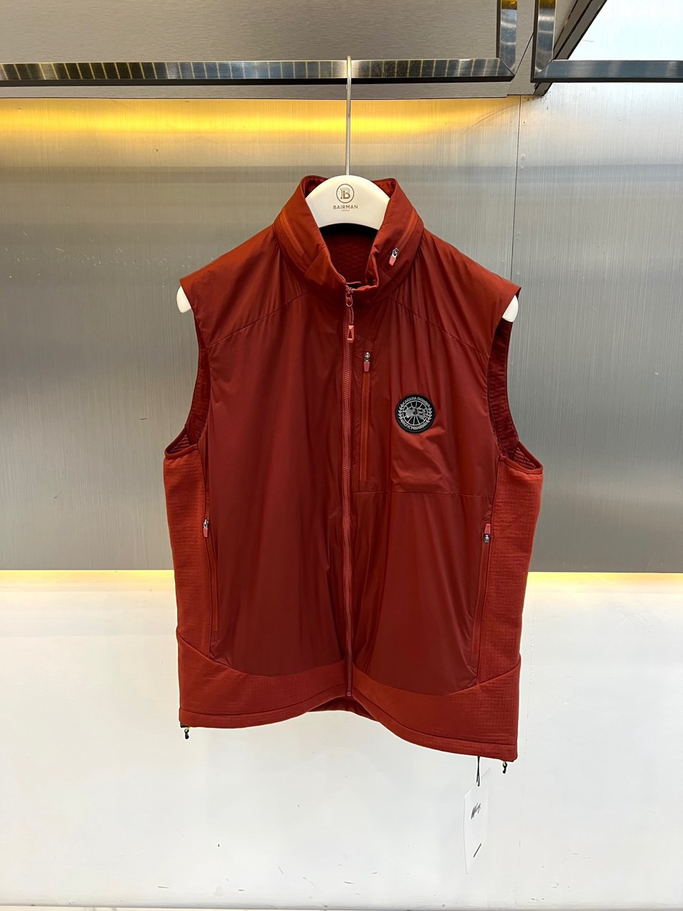 Canada Goose/加拿大鹅、2026秋冬新品立领拼接机能马甲。 秋日叠穿天花板，这件真的藏不住了！ 立领设计拉长
