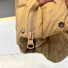 Bur巴宝莉、2026秋冬新品经典连帽羽绒服。 降温天的安全感,这件直接拉满! 色调高级耐看,宽松版型对身材包容度极高, Bur巴宝莉、2026秋冬新品经典连帽羽绒服。 降温天的安全感,这件直接拉满! 色调高级耐看,宽松版型对身材包容度极高,