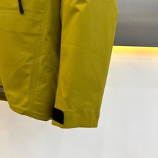 Loro Piana诺悠翩雅、2026秋冬新品可拆卸三合一羽绒服冲锋衣外套。 秋冬王炸组合来了!一件顶两件,实穿度直接拉 Loro Piana诺悠翩雅、2026秋冬新品可拆卸三合一羽绒服冲锋衣外套。 秋冬王炸组合来了!一件顶两件,实穿度直接拉