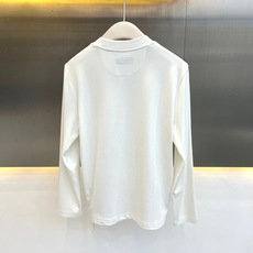 Given纪梵希、2026秋冬新品极简松弛感长袖T恤。 兄弟们,早秋刚需打底终于到位了! 这款极简风长袖,47%棉+47 Given纪梵希、2026秋冬新品极简松弛感长袖T恤。 兄弟们,早秋刚需打底终于到位了! 这款极简风长袖,47%棉+47