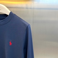 Polo Ralph Lauren拉夫劳伦、2026秋冬新品男士小马标长袖打底衫。 秋天内搭这件,高级感直接拉满! 剪裁 Polo Ralph Lauren拉夫劳伦、2026秋冬新品男士小马标长袖打底衫。 秋天内搭这件,高级感直接拉满! 剪裁