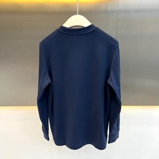 Polo Ralph Lauren拉夫劳伦、2026秋冬新品男士小马标长袖打底衫。 秋天内搭这件,高级感直接拉满! 剪裁 Polo Ralph Lauren拉夫劳伦、2026秋冬新品男士小马标长袖打底衫。 秋天内搭这件,高级感直接拉满! 剪裁