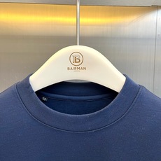 Polo Ralph Lauren拉夫劳伦、2026秋冬新品男士小马标长袖打底衫。 秋天内搭这件,高级感直接拉满! 剪裁 Polo Ralph Lauren拉夫劳伦、2026秋冬新品男士小马标长袖打底衫。 秋天内搭这件,高级感直接拉满! 剪裁