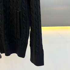 Brunello Cucinelli-BC、2026秋冬新品羊毛绞花针织开衫。 秋冬质感天花板!这件针织衫直接封神。 老 Brunello Cucinelli-BC、2026秋冬新品羊毛绞花针织开衫。 秋冬质感天花板!这件针织衫直接封神。 老