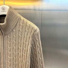 Brunello Cucinelli-BC、2026秋冬新品羊毛绞花针织开衫。 秋冬质感天花板!这件针织衫直接封神。 老 Brunello Cucinelli-BC、2026秋冬新品羊毛绞花针织开衫。 秋冬质感天花板!这件针织衫直接封神。 老