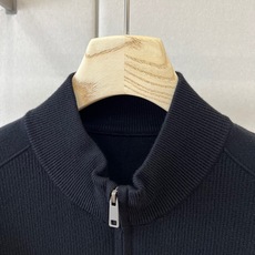 Polo Ralph Lauren拉夫劳伦、2026秋冬新品羊毛针织开衫。 秋冬质感直接拉满!这件才是男人衣柜里的硬货 Polo Ralph Lauren拉夫劳伦、2026秋冬新品羊毛针织开衫。 秋冬质感直接拉满!这件才是男人衣柜里的硬货