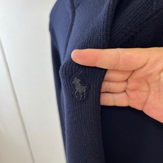 Polo Ralph Lauren拉夫劳伦、2026秋冬新品羊毛针织开衫。 秋冬质感直接拉满!这件才是男人衣柜里的硬货 Polo Ralph Lauren拉夫劳伦、2026秋冬新品羊毛针织开衫。 秋冬质感直接拉满!这件才是男人衣柜里的硬货