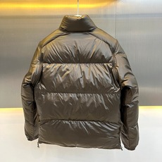 Mon蒙口【顶级版一衣多穿】2026秋冬新品双面穿袖子可拆卸立领羽绒服。 简约轻奢通勤风,版型利落不臃肿,能修饰肩宽、藏 Mon蒙口【顶级版一衣多穿】2026秋冬新品双面穿袖子可拆卸立领羽绒服。 简约轻奢通勤风,版型利落不臃肿,能修饰肩宽、藏