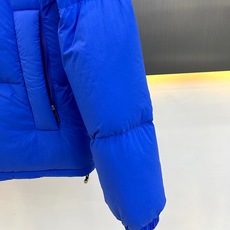 Mon蒙口【顶级版一衣多穿】2026秋冬新品双面穿袖子可拆卸立领羽绒服。 简约轻奢通勤风,版型利落不臃肿,能修饰肩宽、藏 Mon蒙口【顶级版一衣多穿】2026秋冬新品双面穿袖子可拆卸立领羽绒服。 简约轻奢通勤风,版型利落不臃肿,能修饰肩宽、藏