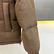 Mon蒙口【顶级版一衣多穿】2026秋冬新品双面穿袖子可拆卸立领羽绒服。 简约轻奢通勤风,版型利落不臃肿,能修饰肩宽、藏 Mon蒙口【顶级版一衣多穿】2026秋冬新品双面穿袖子可拆卸立领羽绒服。 简约轻奢通勤风,版型利落不臃肿,能修饰肩宽、藏