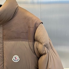 Mon蒙口【顶级版一衣多穿】2026秋冬新品双面穿袖子可拆卸立领羽绒服。 简约轻奢通勤风,版型利落不臃肿,能修饰肩宽、藏 Mon蒙口【顶级版一衣多穿】2026秋冬新品双面穿袖子可拆卸立领羽绒服。 简约轻奢通勤风,版型利落不臃肿,能修饰肩宽、藏