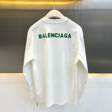 Ba巴黎世家、2026秋冬新品绿标长袖T恤。 这件真的太顶了!早秋衣橱的定海神针。 微阔版型+落肩剪裁,藏肉显瘦,轻松修 Ba巴黎世家、2026秋冬新品绿标长袖T恤。 这件真的太顶了!早秋衣橱的定海神针。 微阔版型+落肩剪裁,藏肉显瘦,轻松修