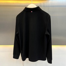 Mon蒙口、2026秋冬新品字母刺绣针织Polo衫。 秋冬质感天花板,懂行的已入手! 麻点纹理自带高级感,上身秒变宽肩窄 Mon蒙口、2026秋冬新品字母刺绣针织Polo衫。 秋冬质感天花板,懂行的已入手! 麻点纹理自带高级感,上身秒变宽肩窄