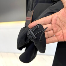 Zegna杰尼亚【鹅绒、一衣多穿】杰尼亚三合一鹅绒羽绒服马甲外套 连帽鹅绒马甲+立领内胆三合一设计。微阔剪裁优化头肩比, Zegna杰尼亚【鹅绒、一衣多穿】杰尼亚三合一鹅绒羽绒服马甲外套 连帽鹅绒马甲+立领内胆三合一设计。微阔剪裁优化头肩比,