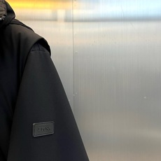 Zegna杰尼亚【鹅绒、一衣多穿】杰尼亚三合一鹅绒羽绒服马甲外套 连帽鹅绒马甲+立领内胆三合一设计。微阔剪裁优化头肩比, Zegna杰尼亚【鹅绒、一衣多穿】杰尼亚三合一鹅绒羽绒服马甲外套 连帽鹅绒马甲+立领内胆三合一设计。微阔剪裁优化头肩比,
