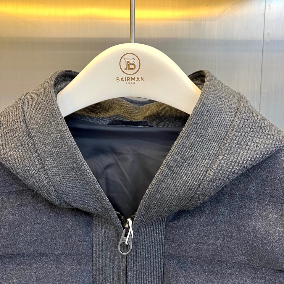 Loro Piana诺悠翩雅、【鹅绒】Loro Piana风羊绒鹅绒羽绒服连帽夹克 秋冬“隐形战袍”来了，上身即显贵！ 
