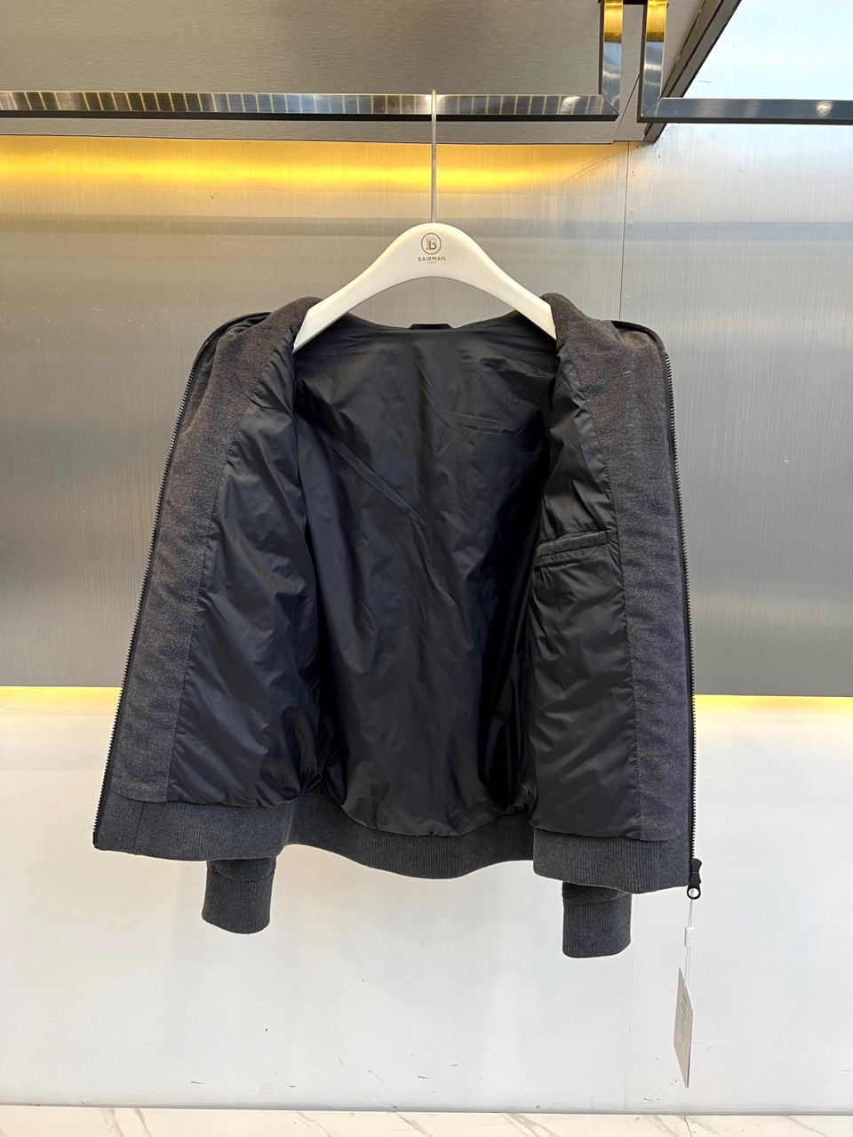Loro Piana诺悠翩雅、【鹅绒】Loro Piana风羊绒鹅绒羽绒服连帽夹克 秋冬“隐形战袍”来了，上身即显贵！ 