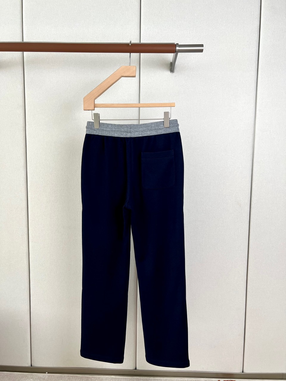 Brunello Cucinelli-BC、2026秋冬新品男士羊毛混纺休闲裤。 一条能兼顾体面和舒服的裤子，终于来了！
