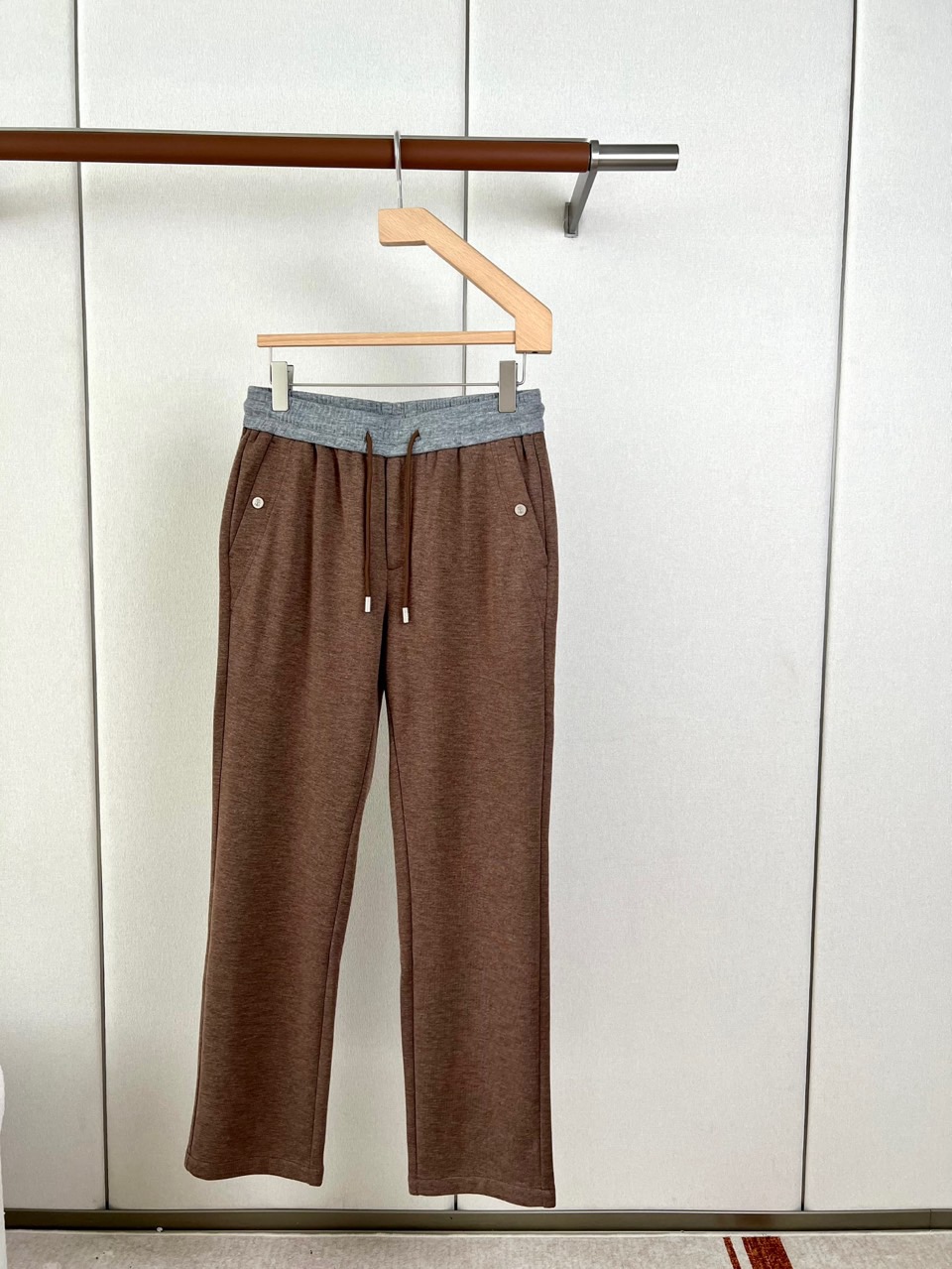 Brunello Cucinelli-BC、2026秋冬新品男士羊毛混纺休闲裤。 一条能兼顾体面和舒服的裤子，终于来了！