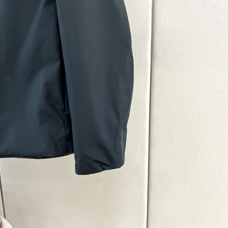 Arcteryx 始祖鸟、2026秋冬新品软壳连帽外套。 终于拿到这件硬核装备，质感绝了！ 硬核户外风结合都市极简美学。