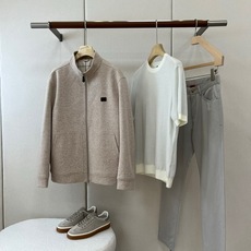 Loro Piana诺悠翩雅、2026秋冬新品立领休闲夹克外套。 秋冬衣橱刚需来了!这件夹克直接封神! 极简商务休闲风, Loro Piana诺悠翩雅、2026秋冬新品立领休闲夹克外套。 秋冬衣橱刚需来了!这件夹克直接封神! 极简商务休闲风,