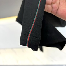Gucc古驰、2026秋冬新品双G运动卫裤。 这条真的太好穿了,懒人出门直接套上就有型! 轻奢休闲风,色调干净高级,立体 Gucc古驰、2026秋冬新品双G运动卫裤。 这条真的太好穿了,懒人出门直接套上就有型! 轻奢休闲风,色调干净高级,立体
