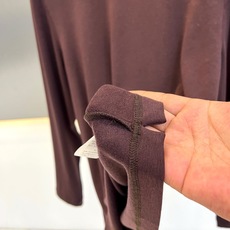 Brunello Cucinelli-BC、2026秋冬新品天丝羊毛打底衫。 这件打底衫真的绝了!秋冬衣柜里就差这一件能 Brunello Cucinelli-BC、2026秋冬新品天丝羊毛打底衫。 这件打底衫真的绝了!秋冬衣柜里就差这一件能