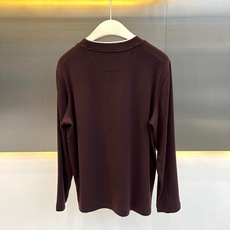 Brunello Cucinelli-BC、2026秋冬新品天丝羊毛打底衫。 这件打底衫真的绝了!秋冬衣柜里就差这一件能 Brunello Cucinelli-BC、2026秋冬新品天丝羊毛打底衫。 这件打底衫真的绝了!秋冬衣柜里就差这一件能