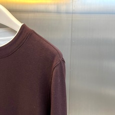 Brunello Cucinelli-BC、2026秋冬新品天丝羊毛打底衫。 这件打底衫真的绝了!秋冬衣柜里就差这一件能 Brunello Cucinelli-BC、2026秋冬新品天丝羊毛打底衫。 这件打底衫真的绝了!秋冬衣柜里就差这一件能