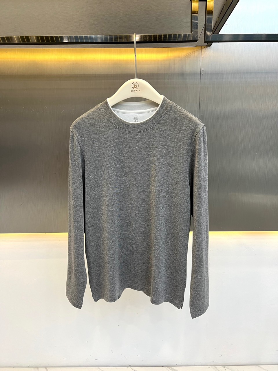 Brunello Cucinelli-BC、2026秋冬新品天丝羊毛打底衫。 这件打底衫真的绝了！秋冬衣柜里就差这一件能
