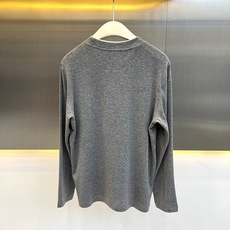 Brunello Cucinelli-BC、2026秋冬新品天丝羊毛打底衫。 这件打底衫真的绝了!秋冬衣柜里就差这一件能 Brunello Cucinelli-BC、2026秋冬新品天丝羊毛打底衫。 这件打底衫真的绝了!秋冬衣柜里就差这一件能