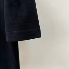 Ami、2026秋冬新品经典红心刺绣重磅短袖T恤。 一件百搭T恤,承包你大半日常穿搭。 简约轻商务休闲风,利落宽松版型, Ami、2026秋冬新品经典红心刺绣重磅短袖T恤。 一件百搭T恤,承包你大半日常穿搭。 简约轻商务休闲风,利落宽松版型,