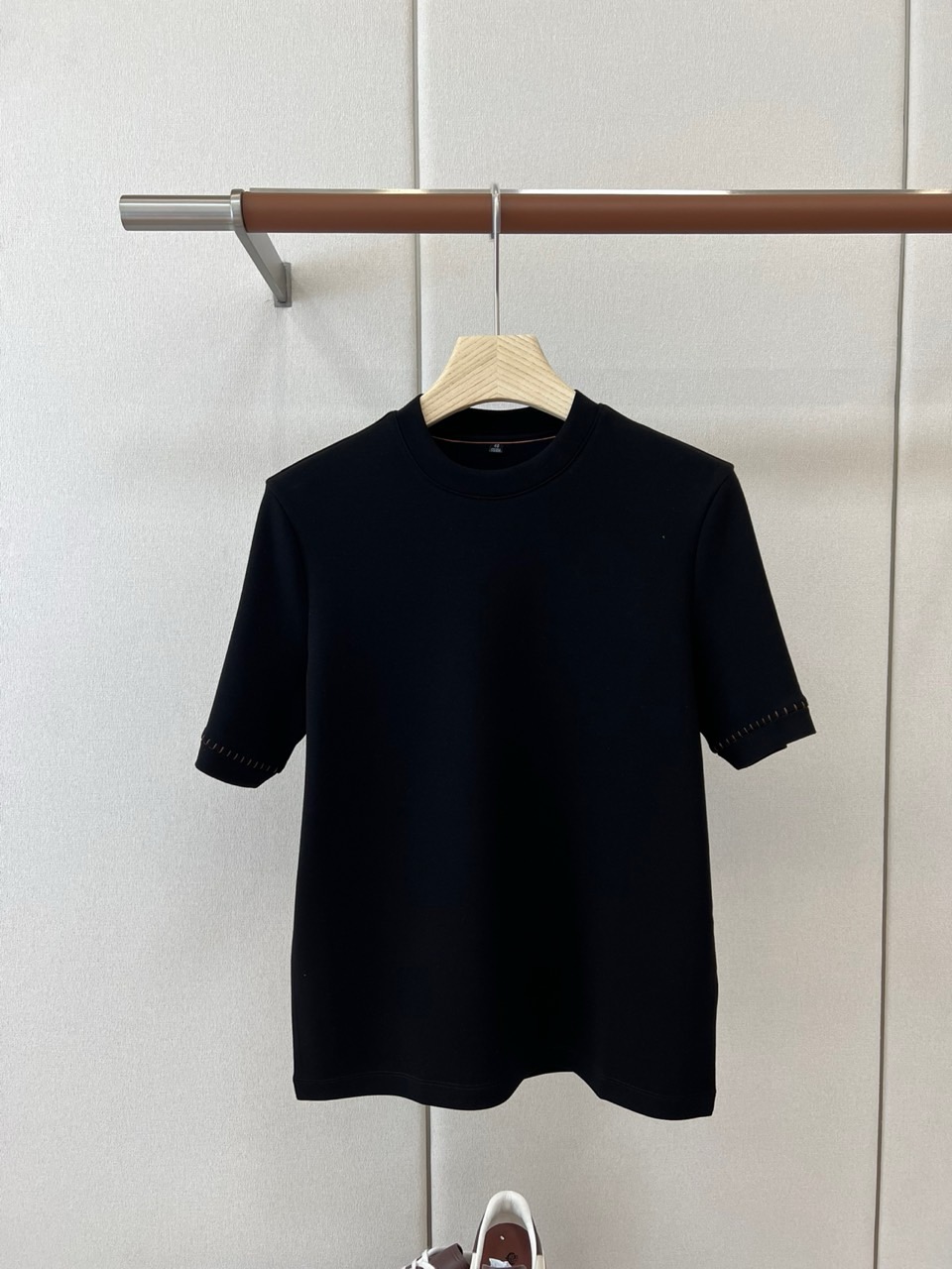 Brunello Cucinelli-BC、2026秋冬新品棉羊毛混纺中袖打底衫内搭。 早秋质感升级，一件顶十件！ 极简