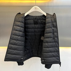 Mon蒙口【鹅绒】、连帽羽绒服夹克外套 连帽设计兼顾防风与随性。微阔剪裁优化头肩比,显肩宽且藏肉于无形。内搭高领或衬衫, Mon蒙口【鹅绒】、连帽羽绒服夹克外套 连帽设计兼顾防风与随性。微阔剪裁优化头肩比,显肩宽且藏肉于无形。内搭高领或衬衫,