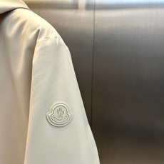 Mon蒙口【鹅绒】、连帽羽绒服夹克外套 连帽设计兼顾防风与随性。微阔剪裁优化头肩比,显肩宽且藏肉于无形。内搭高领或衬衫, Mon蒙口【鹅绒】、连帽羽绒服夹克外套 连帽设计兼顾防风与随性。微阔剪裁优化头肩比,显肩宽且藏肉于无形。内搭高领或衬衫,