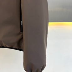 Mon蒙口【鹅绒】、2026秋冬新品连帽羽绒服。 降温天最怕臃肿,这件直接解决所有痛点! 短款版型配合微阔剪裁,上身巨显 Mon蒙口【鹅绒】、2026秋冬新品连帽羽绒服。 降温天最怕臃肿,这件直接解决所有痛点! 短款版型配合微阔剪裁,上身巨显