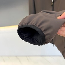Mon蒙口【鹅绒】、2026秋冬新品连帽羽绒服。 降温天最怕臃肿,这件直接解决所有痛点! 短款版型配合微阔剪裁,上身巨显 Mon蒙口【鹅绒】、2026秋冬新品连帽羽绒服。 降温天最怕臃肿,这件直接解决所有痛点! 短款版型配合微阔剪裁,上身巨显