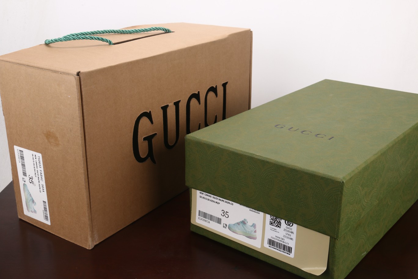 Gucci2023古驰G家最新爆款复古运动鞋休闲复古小白鞋原版购入开发做货古驰全新爆款系列精致小巧的互扣