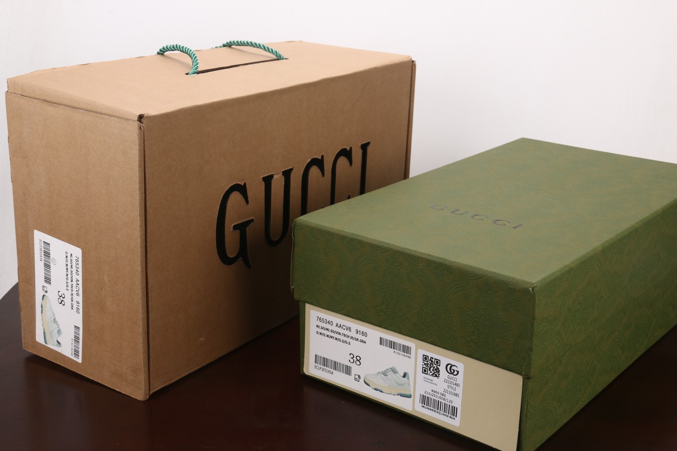 Gucci2023古驰G家最新爆款复古运动鞋休闲复古小白鞋原版购入开发做货古驰全新爆款系列精致小巧的互扣