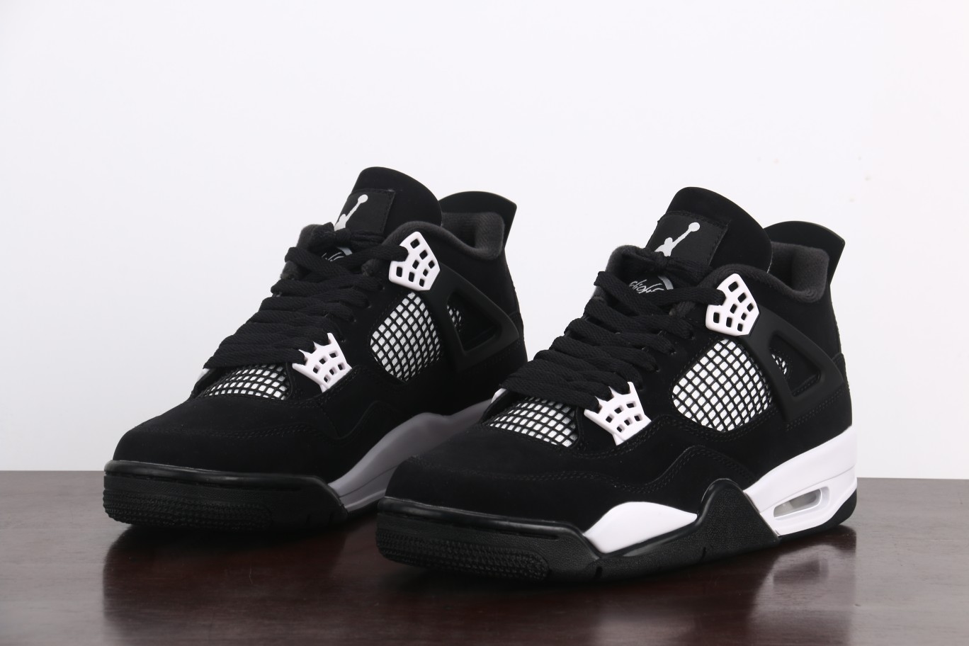 外贸版AirJordan4RetroAJ4乔4黑白雷公FQ8138001好货不怕等纯原大厂出品原厂皮料打