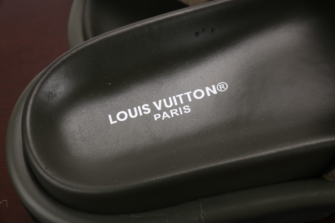 LouisVuitton2023专柜春夏新款最高限定专柜上新LV情侣厚底拖鞋明星同款网红博主推荐原版开模