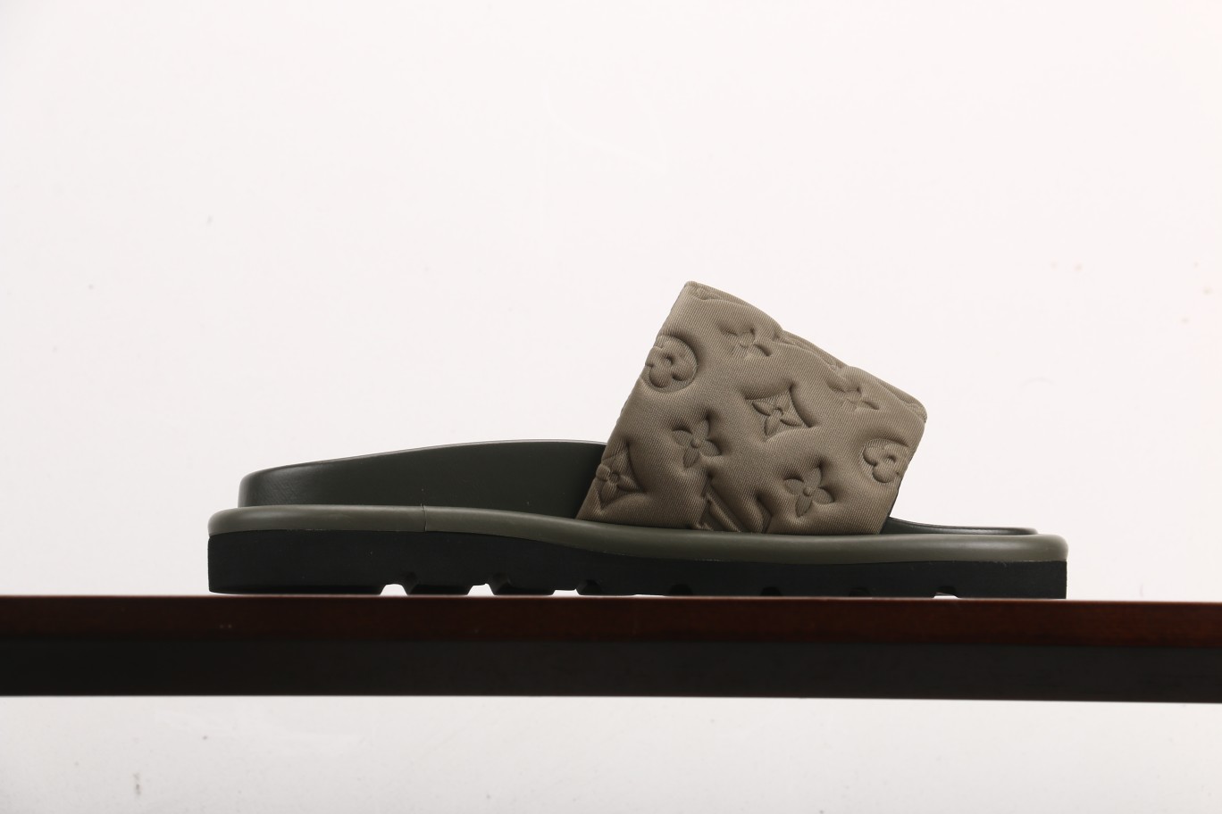 LOUIS VUITTON | Louis Vuitton 2024 Spring and Summer Latest Popular Velcro Series Couples Thick-soled Slippers