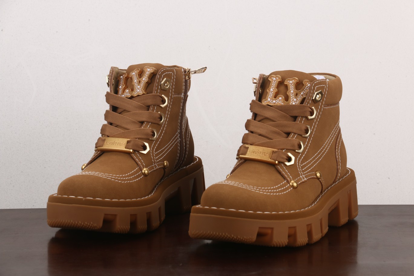 嘉尔同款纯原中山大厂出品LouisVuittonxTimberland#王炸联名PharrellWill