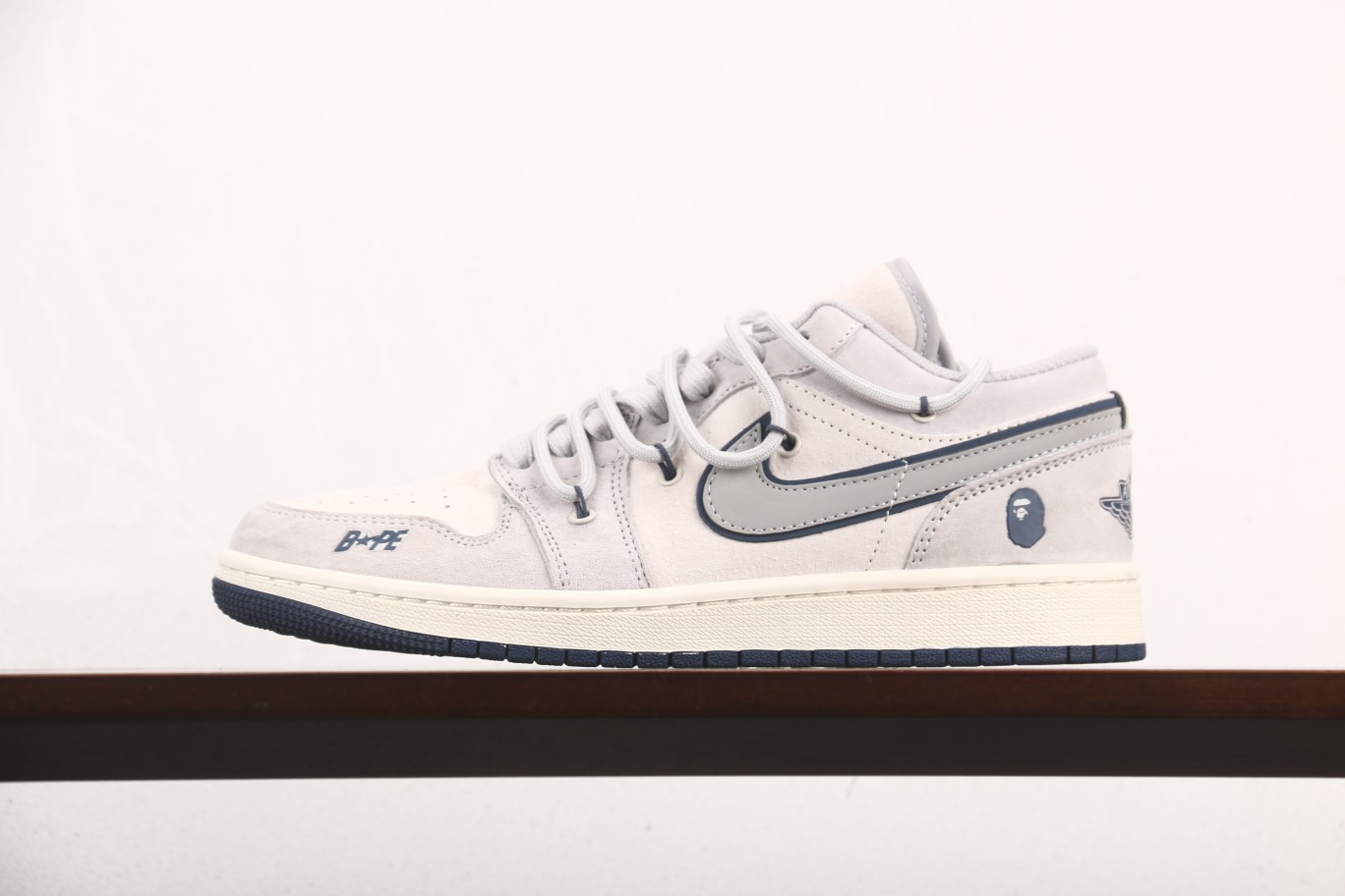福利特价
 Air Jordan 1 Low AJ1 乔1 Bape联名-灰蓝抽绳 高端定制 低帮复古篮
