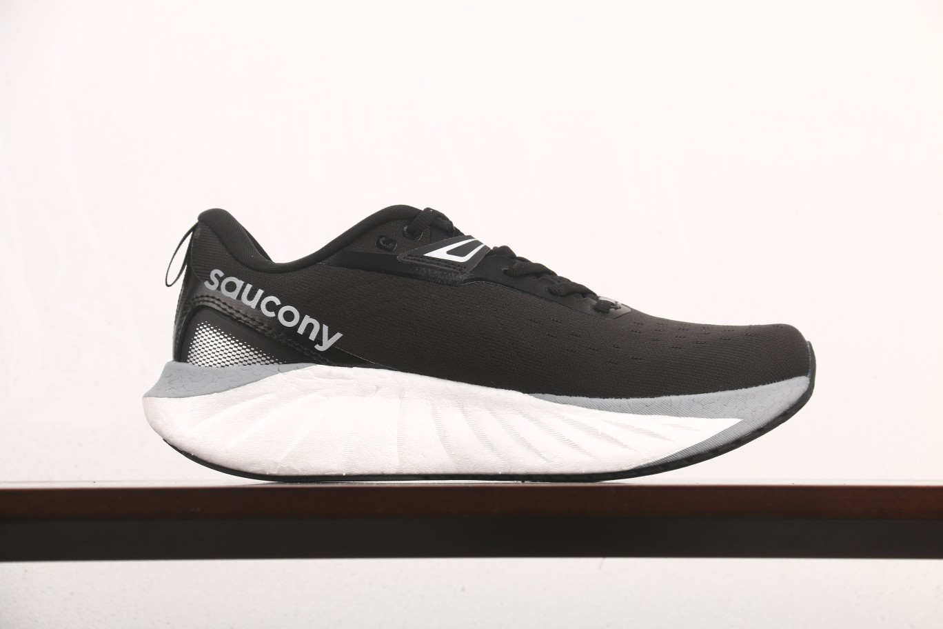 全球知名跑步运动品牌-索康尼/SauconyTriumph22胜利22代系列低帮轻量舒适多功能休闲运动慢