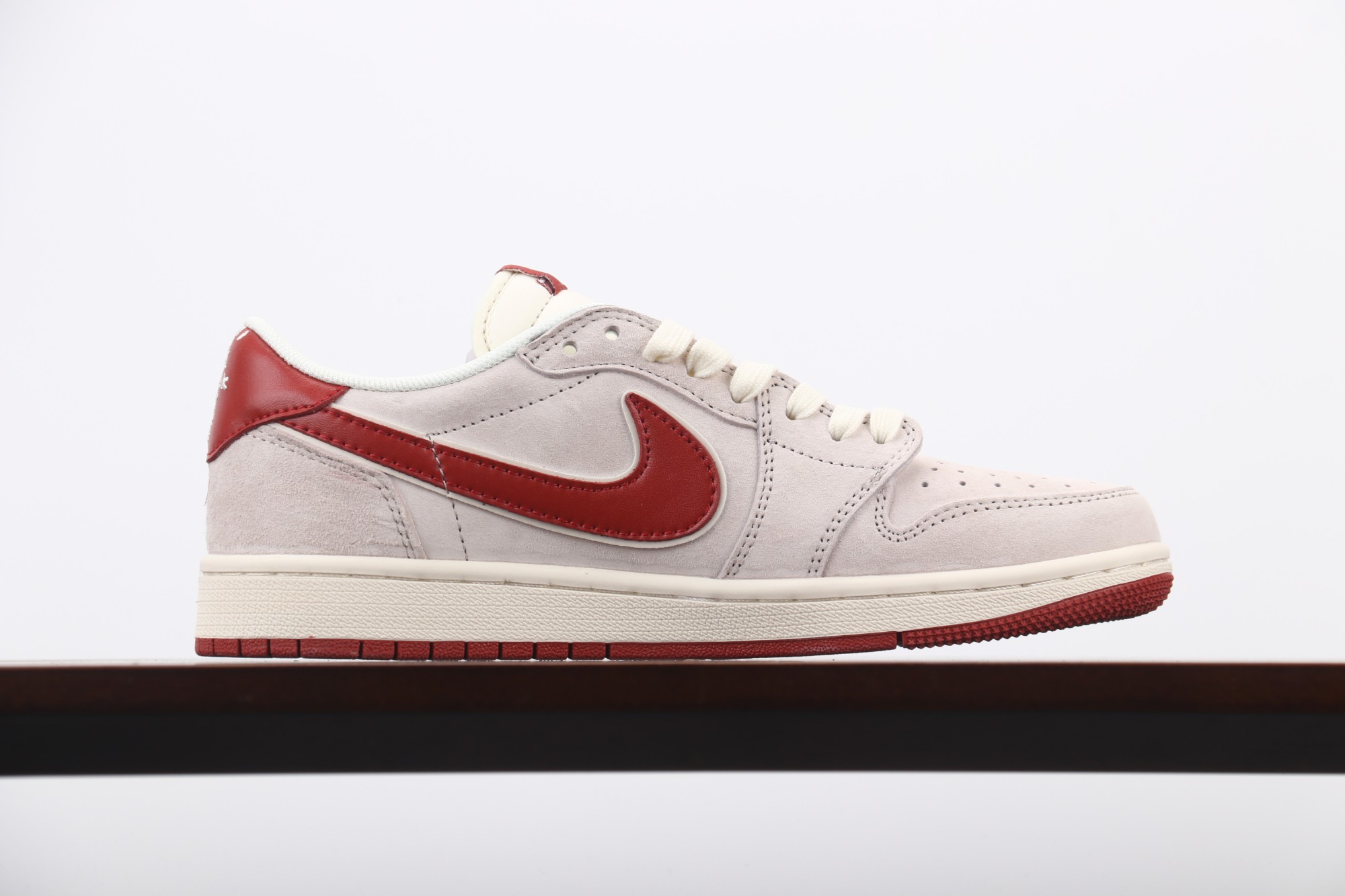  
Travis Scott x Fragment Design x Air Jordan 1 Low 