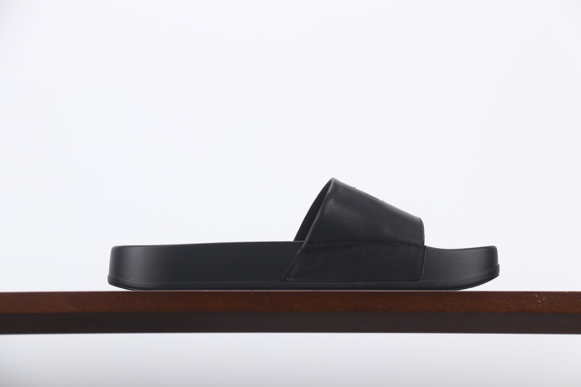 
迪桑特 Descente 一字拖鞋 尺码 35-44