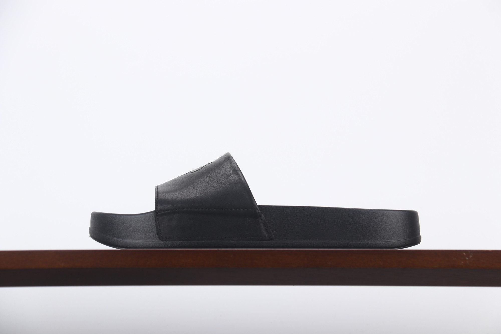 
迪桑特 Descente 一字拖鞋 尺码 35-44
