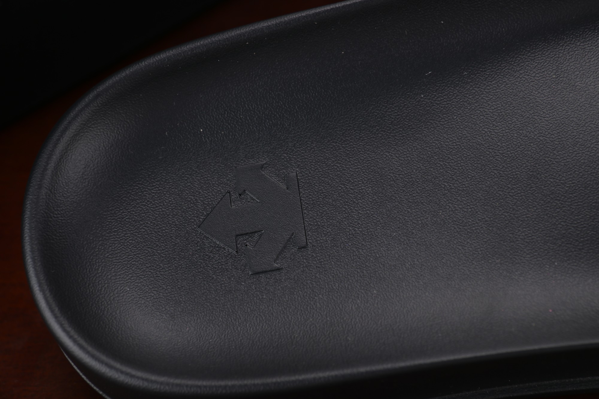 
迪桑特 Descente 一字拖鞋 尺码 35-44