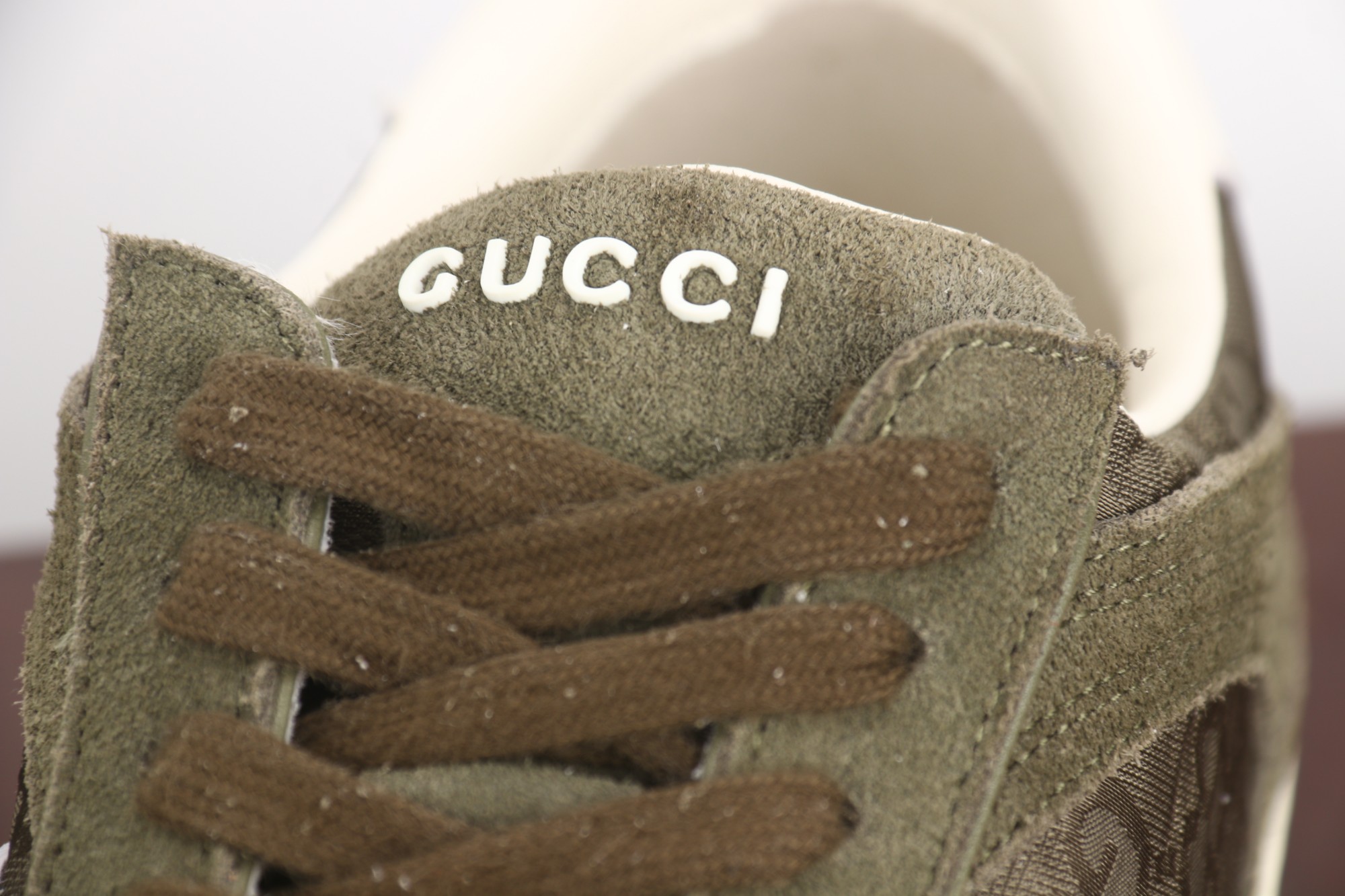  
全新升级版《Gucci2025新款小白鞋休闲鞋德训鞋爆款推荐，原版TPU鞋底、原版面料、原版羊皮内里